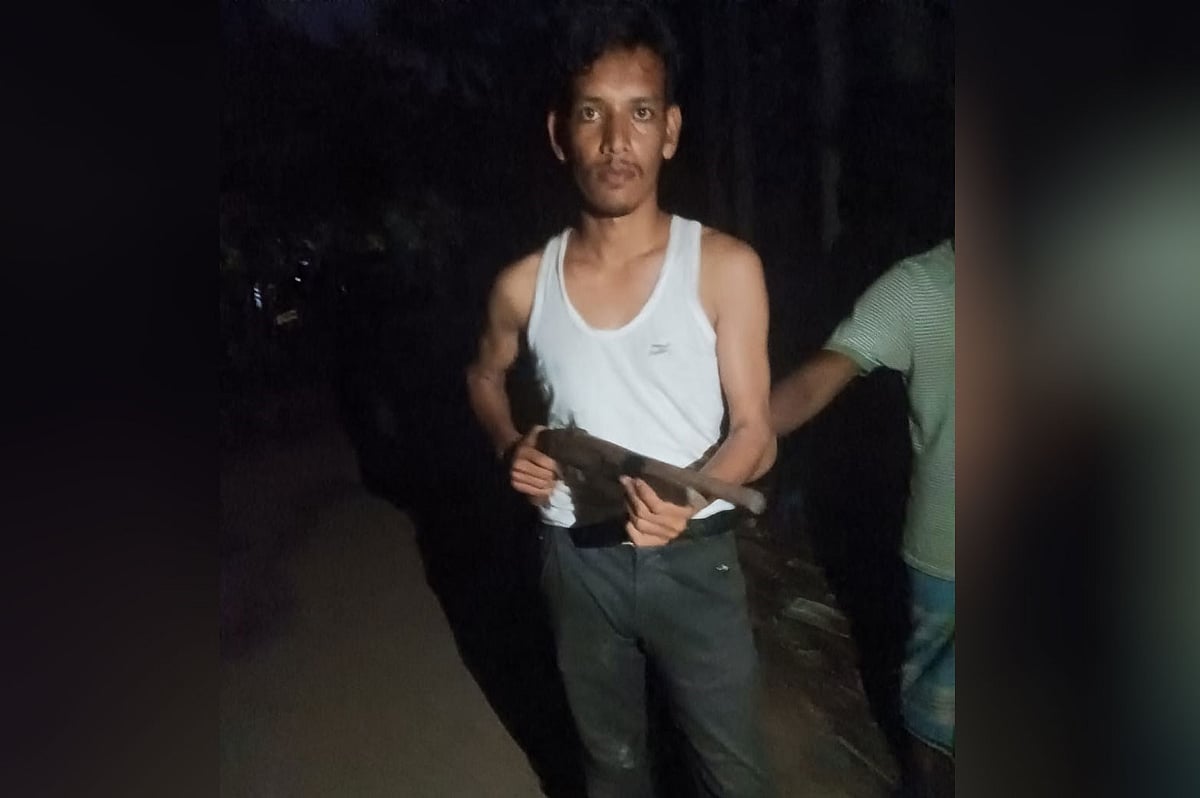 বিএনপির দুই পক্ষের সংঘর্ষের ঘটনায় অস্ত্রসহ আটক মো. সুজন