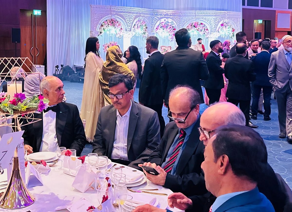 লন্ডনে রোববার যুক্তরাজ্য আওয়ামী লীগ নেতার ছেলের বিয়ের অনুষ্ঠানে সাবেক নৌপরিবহন প্রতিমন্ত্রী খালিদ মাহমুদ চৌধুরী