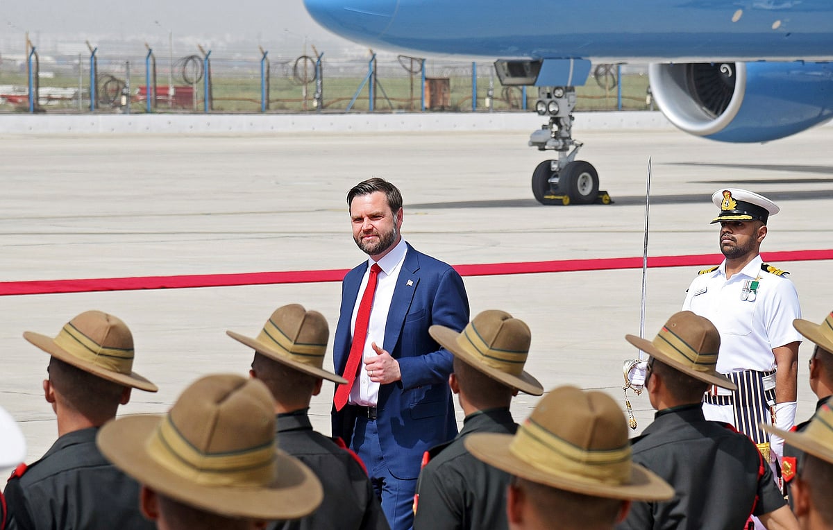 ভারতের দিল্লিতে জে ডি ভ্যান্সকে উষ্ণ অভ্যর্থনা জানানো হয়