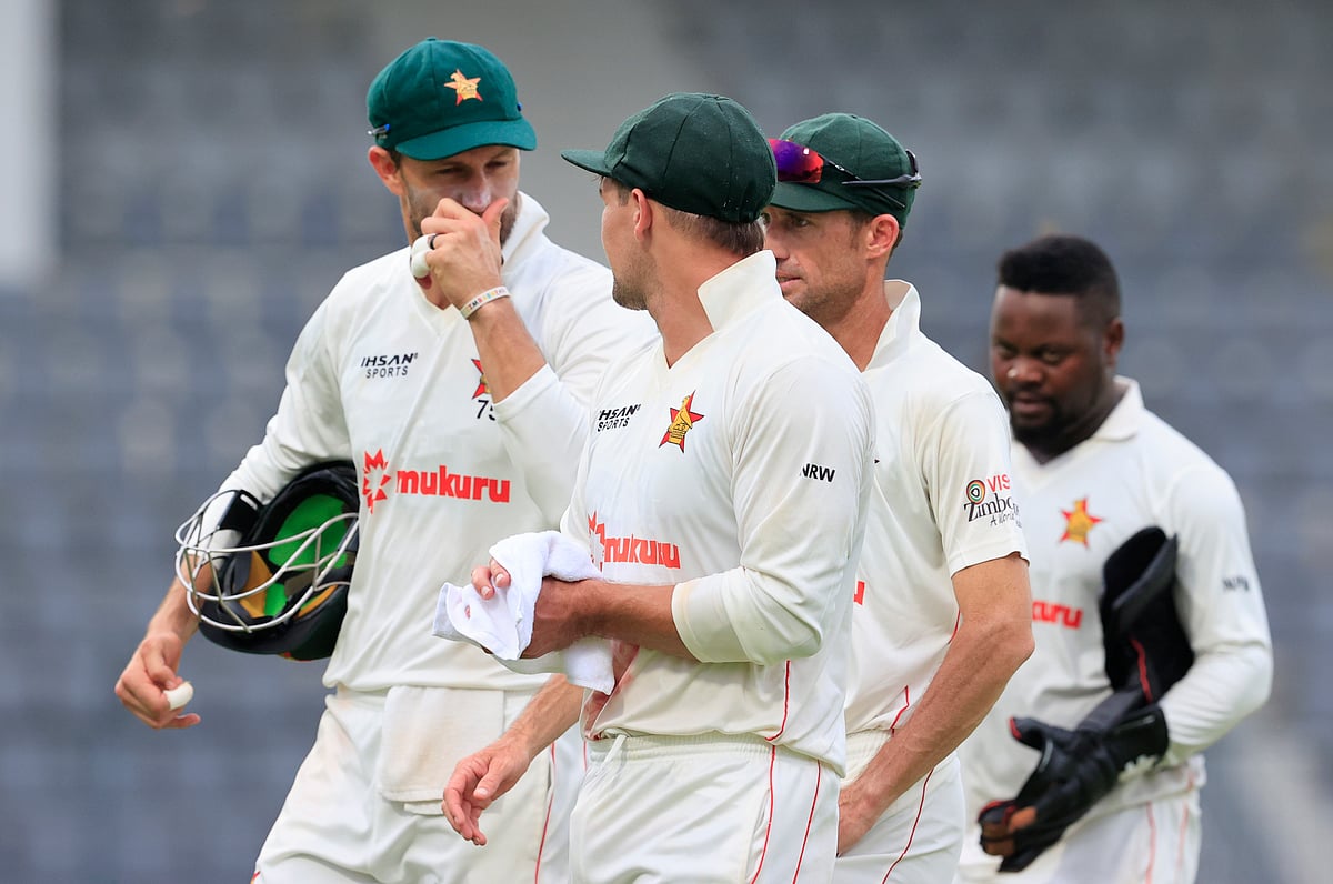 বাংলাদেশের চেয়ে ১১২ রানে পিছিয়ে থেকে তৃতীয় দিনটা শেষ করেছে জিম্বাবুয়ে