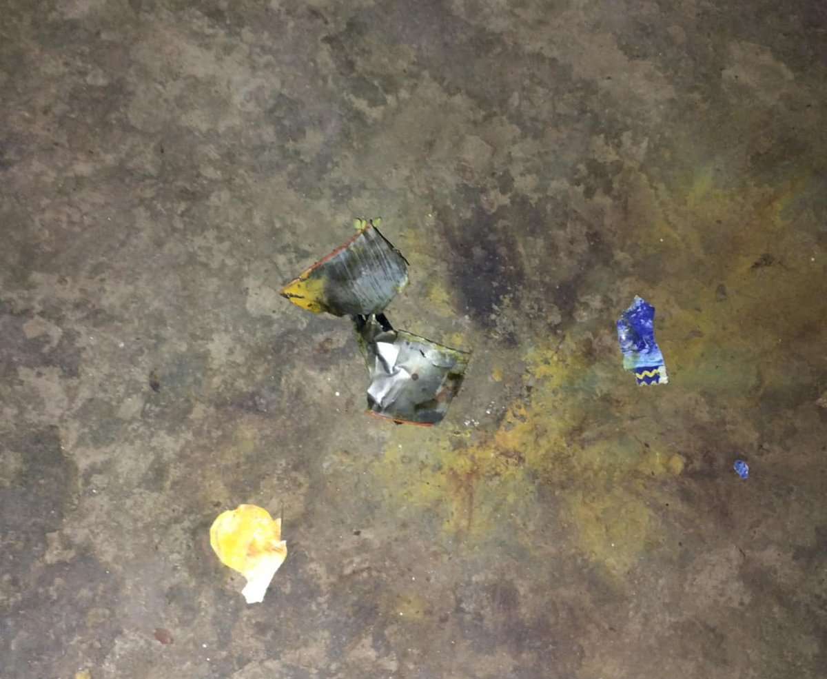 রাজশাহীর পবা উপজেলার কাশিয়াডাঙ্গার নবগঙ্গা এলাকার একটি বাড়িতে মঙ্গলবার রাত তিনটার দিকে ককটেলের বিস্ফোরণ করা হয়েছে বলে থানায় অভিযোগ করা হয়েছে