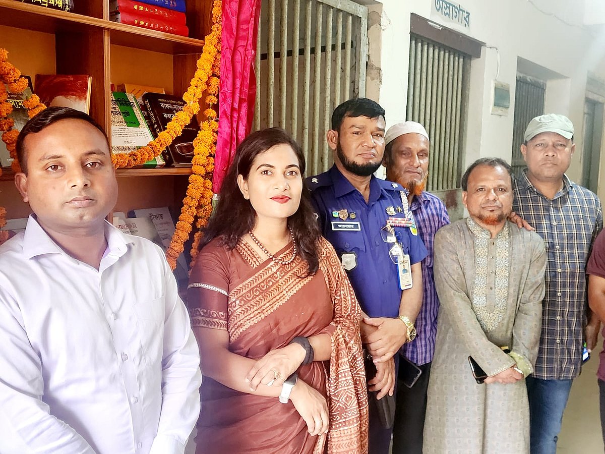 ময়মনসিংহের নান্দাইল থানায় হাজতিদের জন্য বুক কর্নার চালু করা হয়। আজ দুপুরে