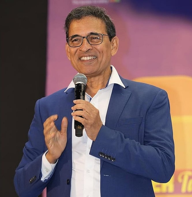 ভারতের জনপ্রিয় ধারাভাষ্যকার হার্শা ভোগলে