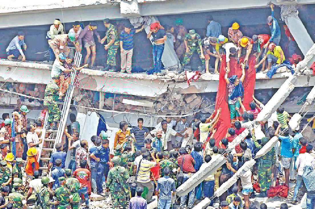 ২০১৩ সালের ২৪ এপ্রিল রানা প্লাজা ধসে পড়লে সহস্রাধিক শ্রমিকের মৃত্যু হয়
