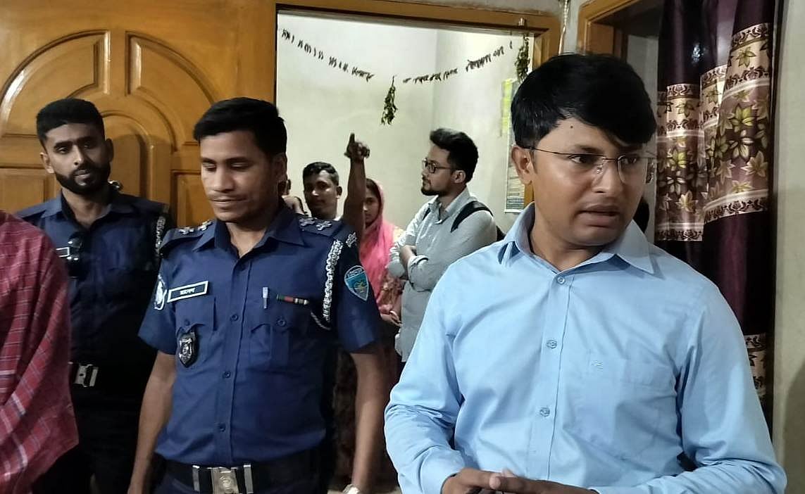 সীতাকুণ্ডের একটি গ্রামে বাল্যবিবাহ বন্ধে অভিযান চালান নির্বাহী ম্যাজিস্ট্র্রেট। গতকাল রাতে