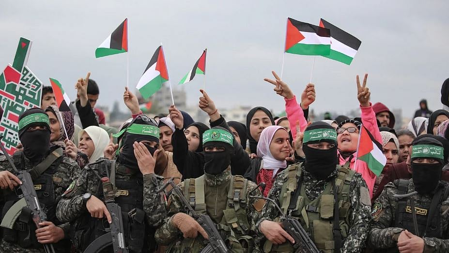 ফিলিস্তিনি ও হামাস যোদ্ধাদের বন্দি মুক্তির উল্লাস