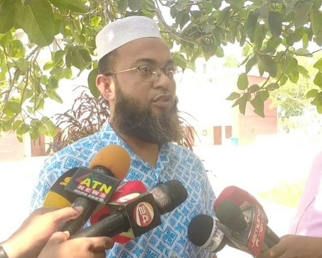 খুলনা প্রকৌশল ও প্রযুক্তি বিশ্ববিদ্যালয়ে শিক্ষক সমিতির কার্যনির্বাহী কমিটির সভা শেষে কথা বলেন সাধারণ সম্পাদক অধ্যাপক ফারুক হোসেন। আজ বৃহস্পতিবার দুপুরে