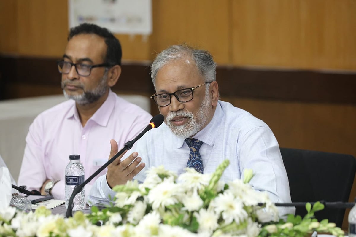 অন্তর্বর্তী সরকারের প্রধান উপদেষ্টার বিশেষ সহকারী (স্বাস্থ্য ও পরিবারকল্যাণ মন্ত্রণালয়ে প্রতিমন্ত্রী পদমর্যাদায়) অধ্যাপক মো. সায়েদুর রহমান। চিকিৎসক সপ্তাহ উপলক্ষে আজ বৃহস্পতিবার বাংলাদেশ মেডিকেল বিশ্ববিদ্যালয়ে আয়োজিত আলোচনা সভায়