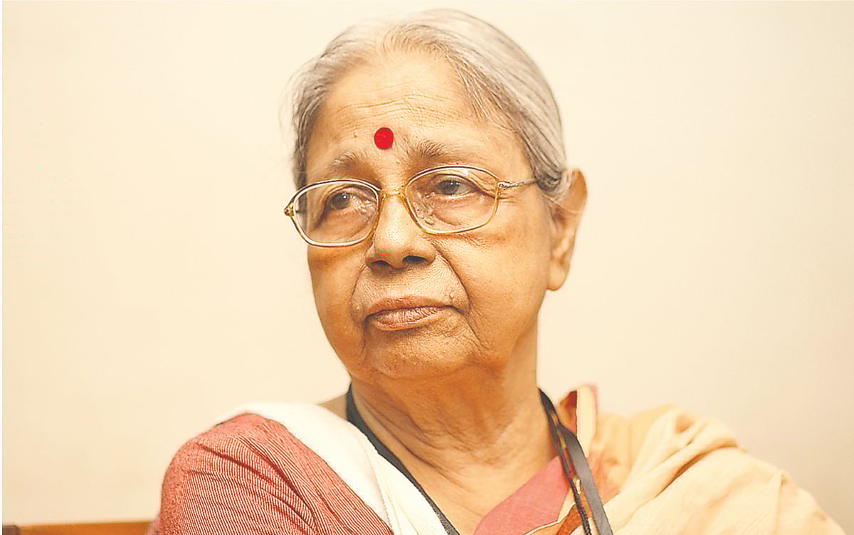 সন্জীদা খাতুন (জন্ম: ৪ এপ্রিল ১৯৩২–মৃত্যু: ২৫ মার্চ ২০২৫)