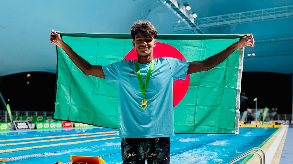 মালয়েশিয়ান ওপেন সাঁতার চ্যাম্পিয়নশিপে সোনা জিতেছেন সামিউল ইসলাম