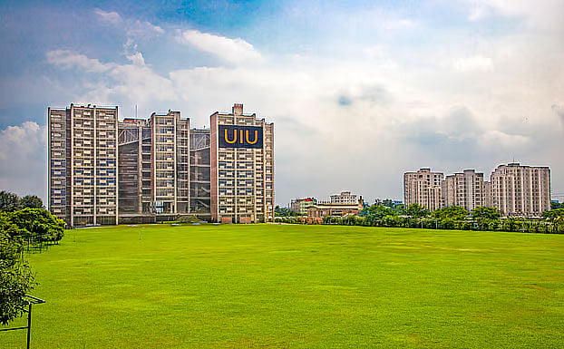 Chick porno ustida tukli shaftoli