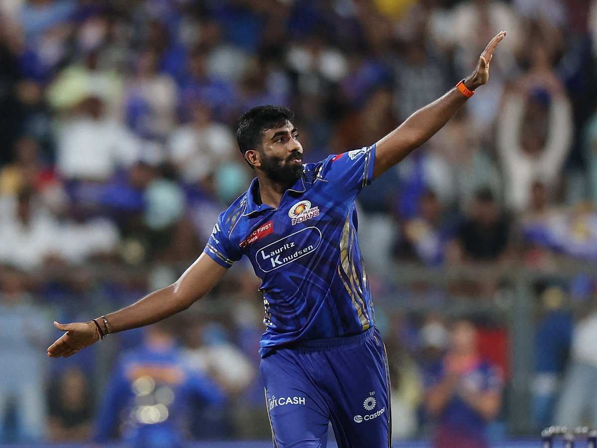 ৪ উইকেট নিয়েছেন মুম্বাই ইন্ডিয়ানসের যশপ্রীত বুমরা