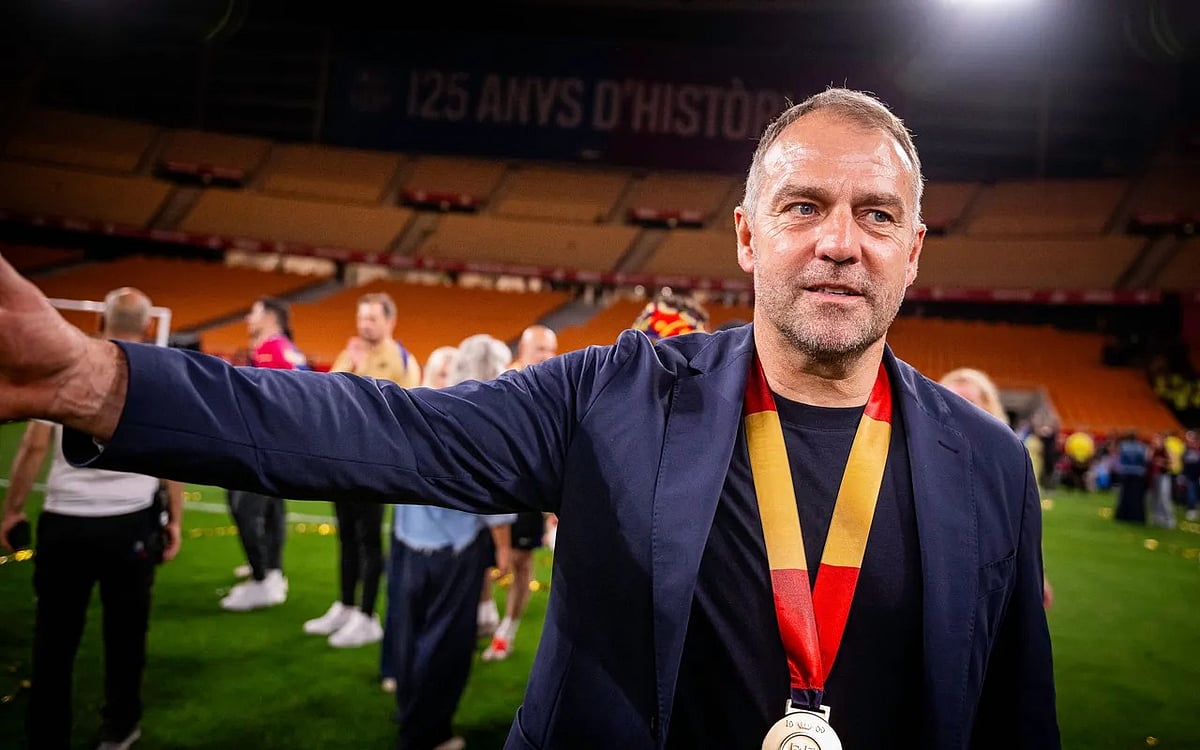 বার্সেলোনা কোচ হান্সি ফ্লিক