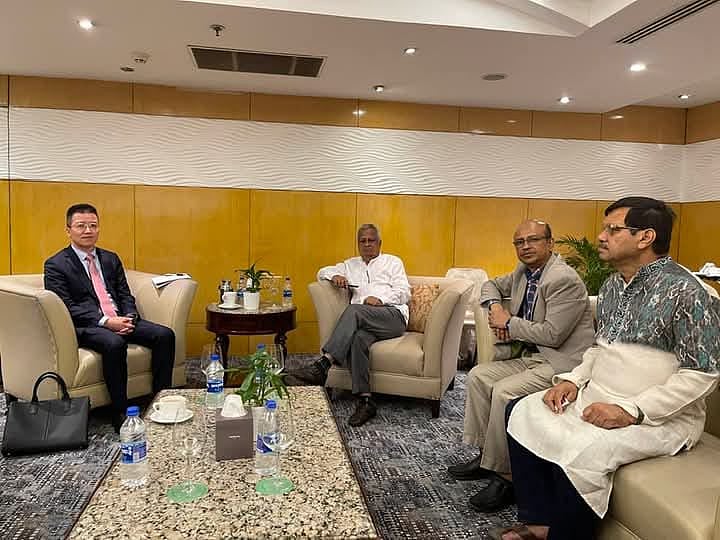ঢাকা সফররত চীনা কমিউনিস্ট পার্টির প্রতিনিধিদলের সঙ্গে বৈঠক করেছেন বাংলাদেশের কমিউনিস্ট পার্টির (সিবিপি) নেতারা