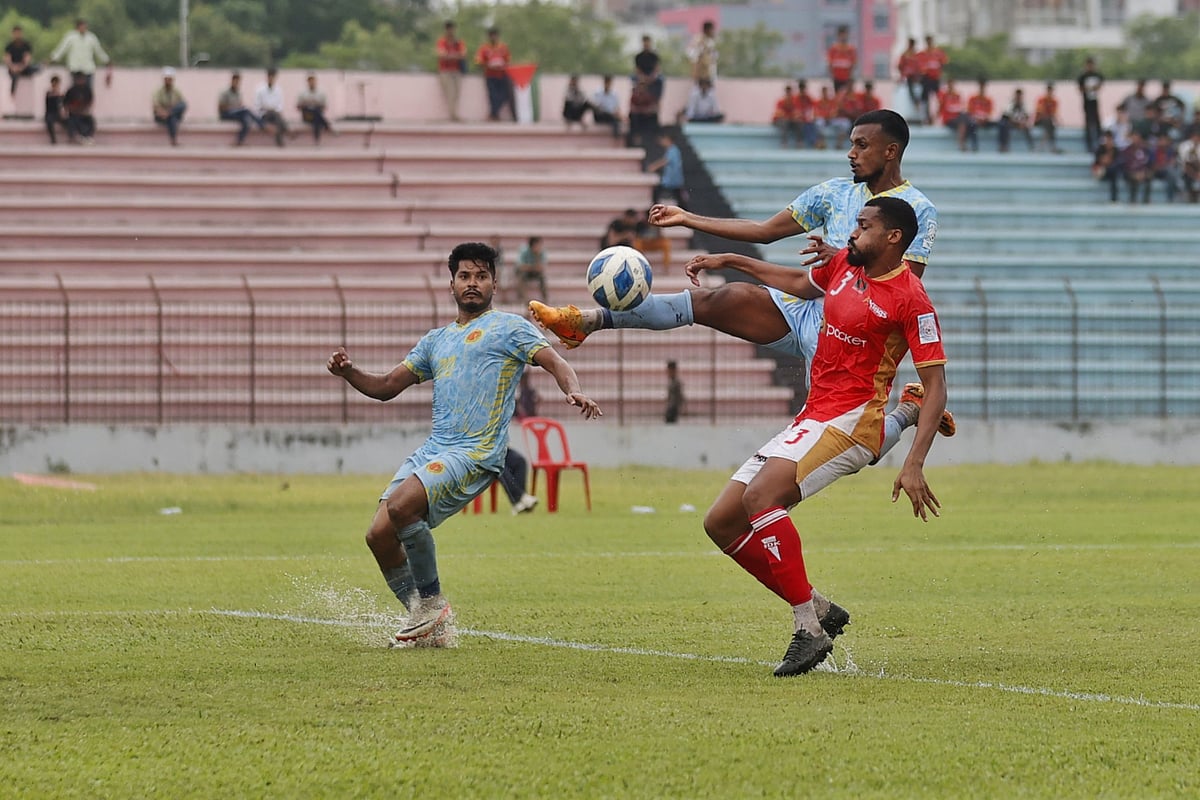 বাংলাদেশ প্রিমিয়ার লিগ ফুটবলে আজ মুখোমুখি বসুন্ধরা কিংস ও আবাহনী লিমিটেড