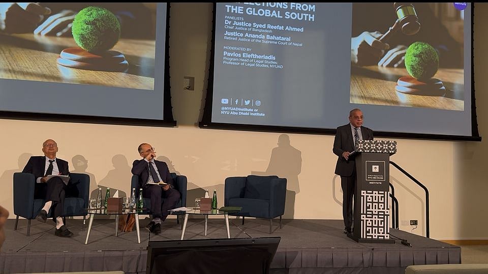 নিউইয়র্ক ইউনিভার্সিটি আবুধাবির অনুষ্ঠানে বক্তব্য দিচ্ছেন প্রধান বিচারপতি। ২৮ এপ্রিল, আবুধাবি