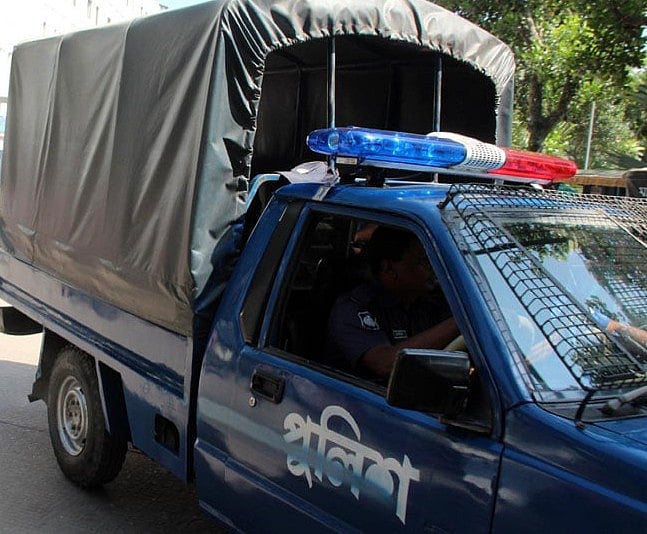 পুলিশের গাড়ি