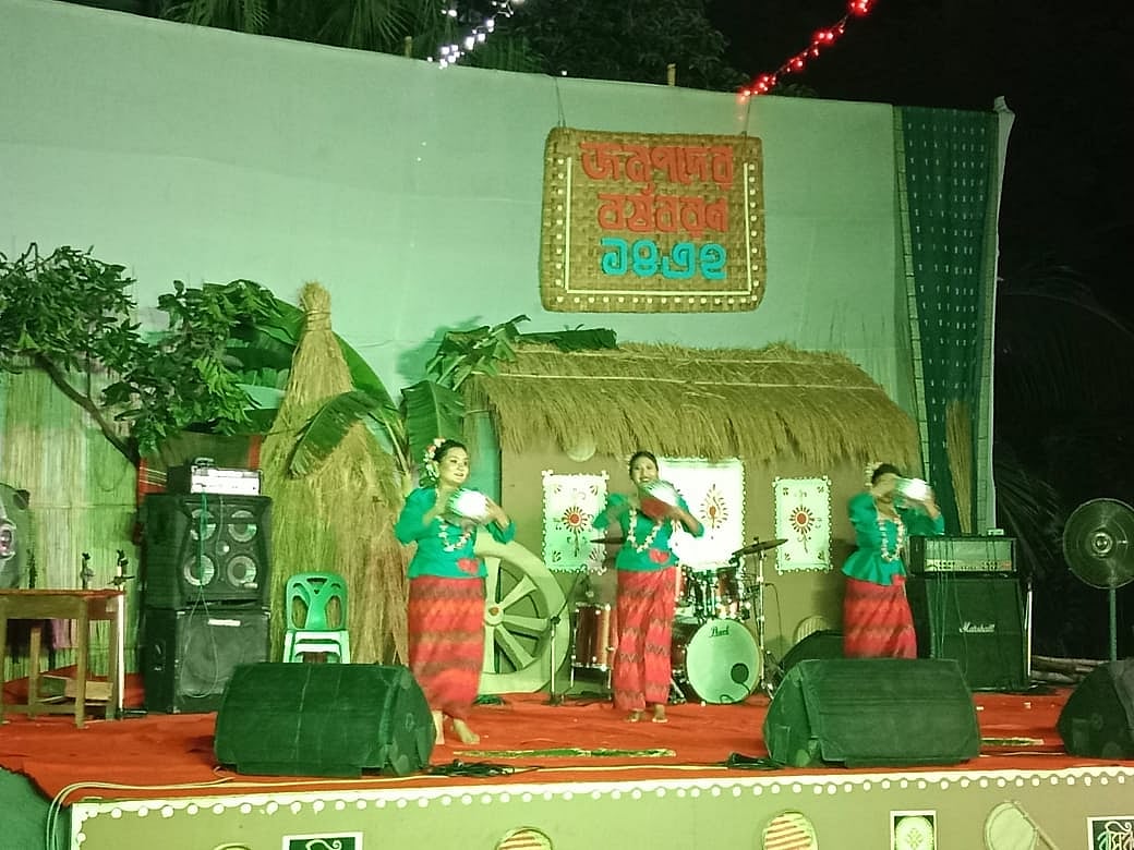 ঢাকা বিশ্ববিদ্যালয়ে আয়োজিত ‘জনপদের বর্ষবরণ ১৪৩২’–এ সাংস্কৃতিক পরিবেশনা