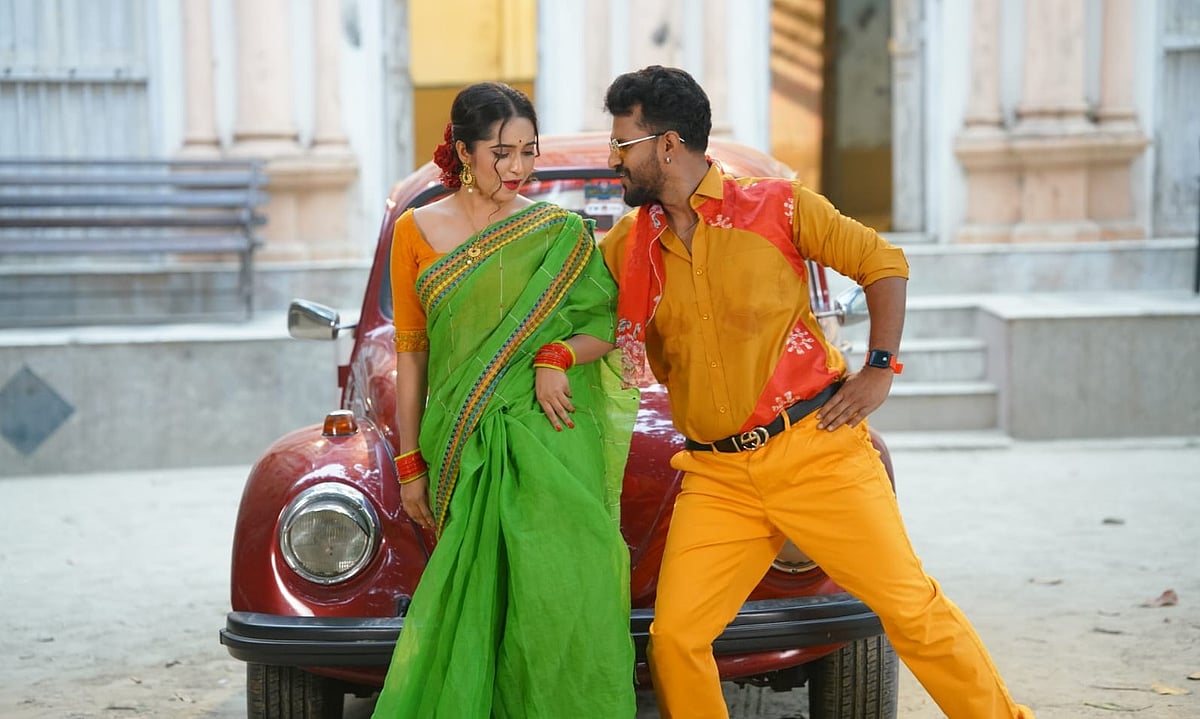 ‘হ্যালো গায়েজ’ নাটকের দৃশ্যে মুশফিক আর ফারহান ও কেয়া পায়েল