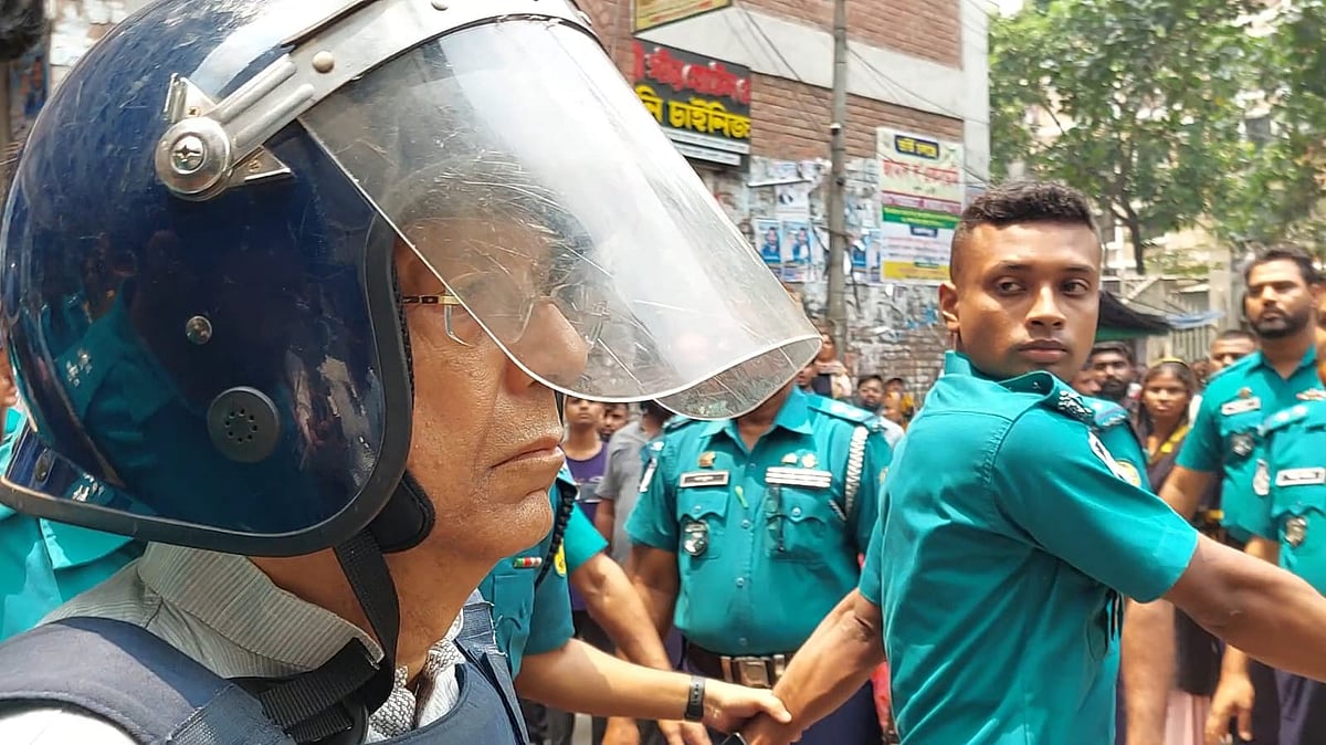 আনিসুল হককে আজ আদালতে হাজির করা হয়