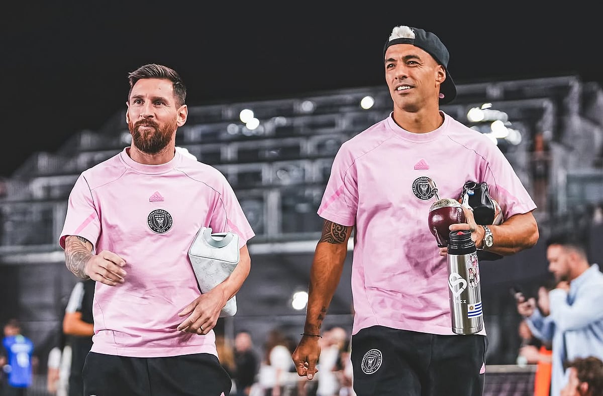 ইন্টার মায়ামির জার্সিতে মেসি ও সুয়ারেজ