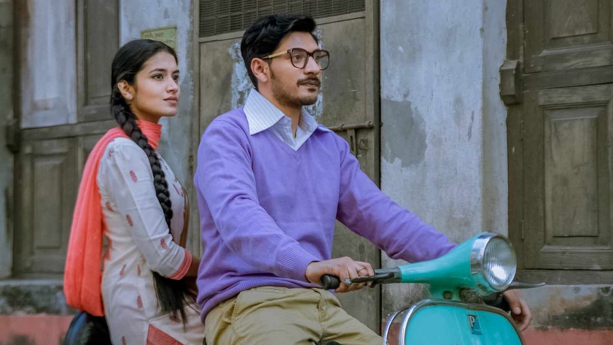 ‘ফাতিমা’ চলচ্চিত্রের শুটিংয়ের তাসনিয়া ফারিণ ও সুমিত সেনগুপ্ত