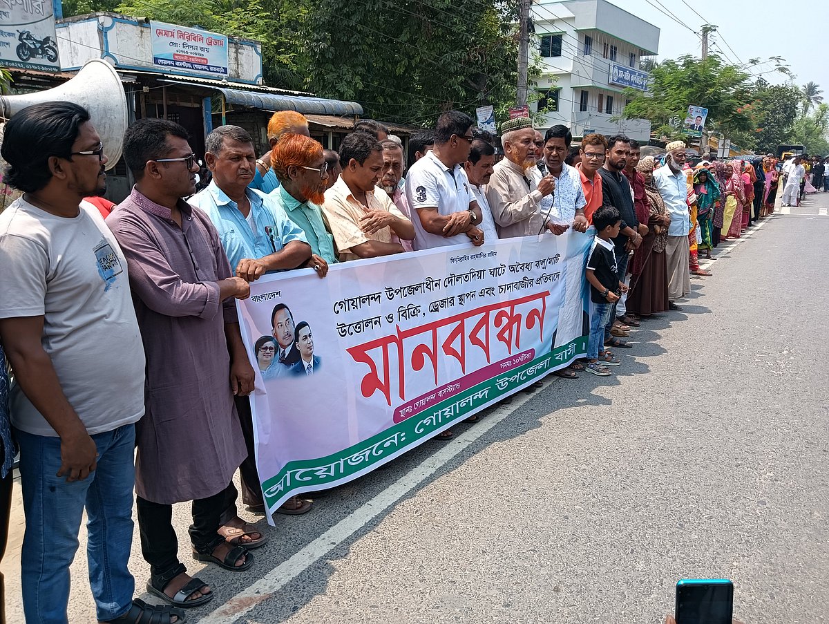 Үйде толық жалаңаш