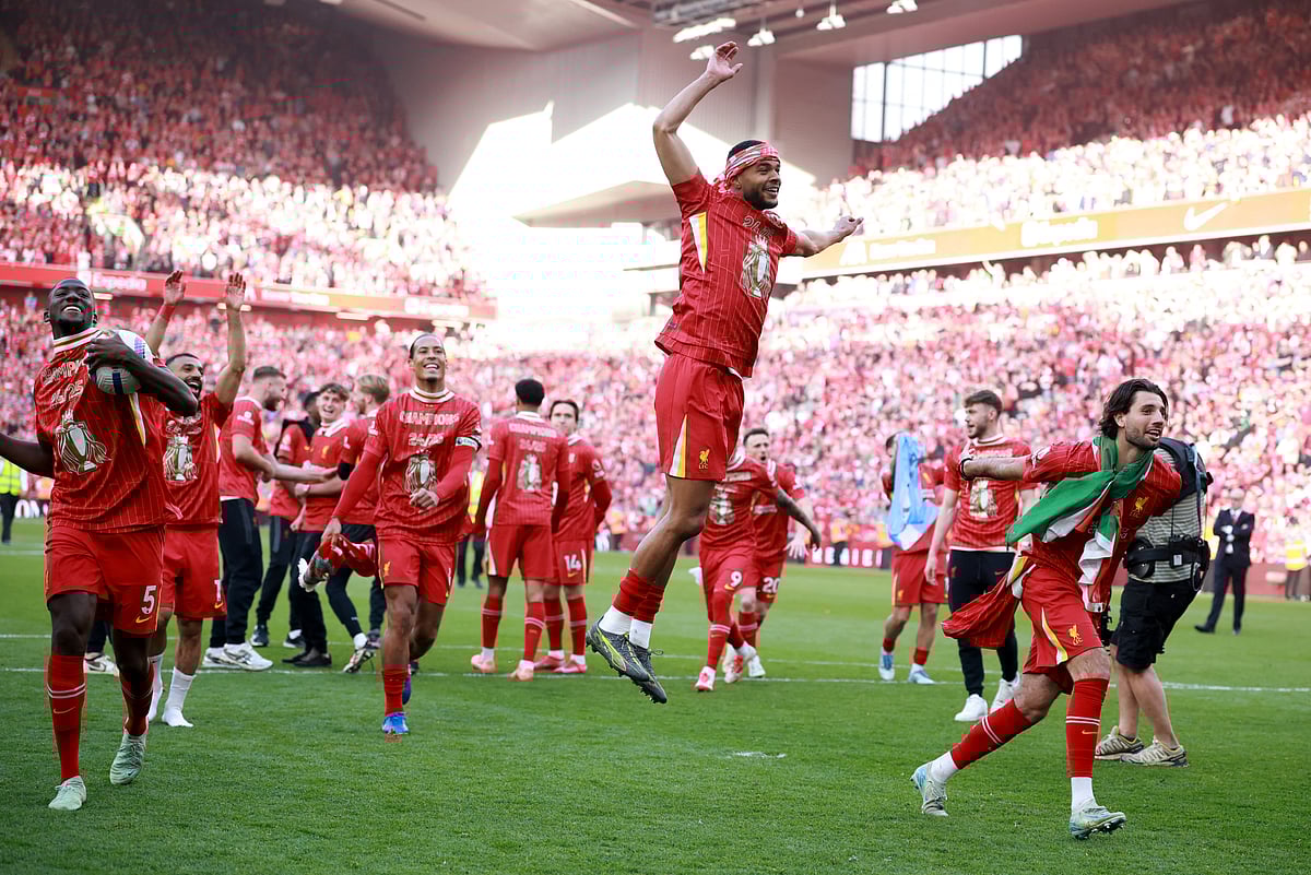 লিভারপুলের শিরোপাজয়ের উদ্‌যাপন ছিল বাঁধনহারা।