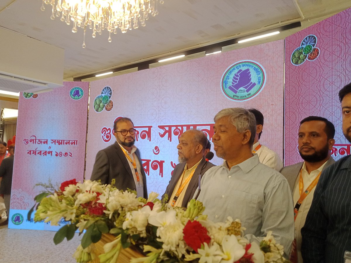 গুণীজন সম্মাননা অনুষ্ঠানে বক্তব্য দেন এনবিআর চেয়ারম্যান মো. আবদুর রহমান খান