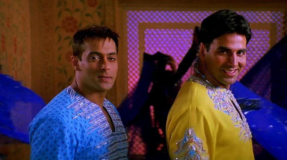 মুঝছে শাদি করোগি সিনেমার দৃশ্যে সালমান–অক্ষয়