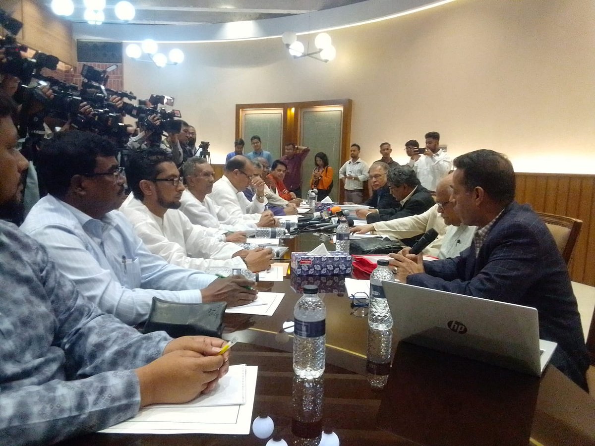 আজ শনিবার জাতীয় সংসদের এলডি হলে ঐকমত্য কমিশনের সঙ্গে বৈঠক করে জাতীয়তাবাদী সমমনা জোট