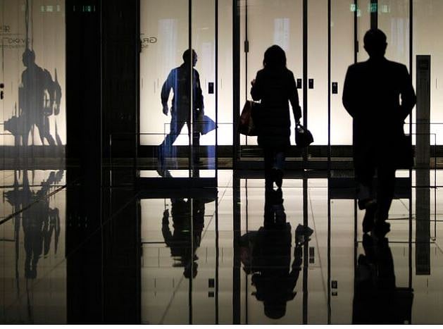 ‘বিষাক্ত সহকর্মী’রা এটা চিন্তা করেন না, একটি অফিসে বিভিন্ন ব‍্যাকগ্রাউন্ডের ও ব্যক্তিত্বের মানুষ একসঙ্গে কাজ করেন, যাঁদের চিন্তাভাবনা, রুচিবোধ ও সহনশীলতা ভিন্ন ভিন্ন।