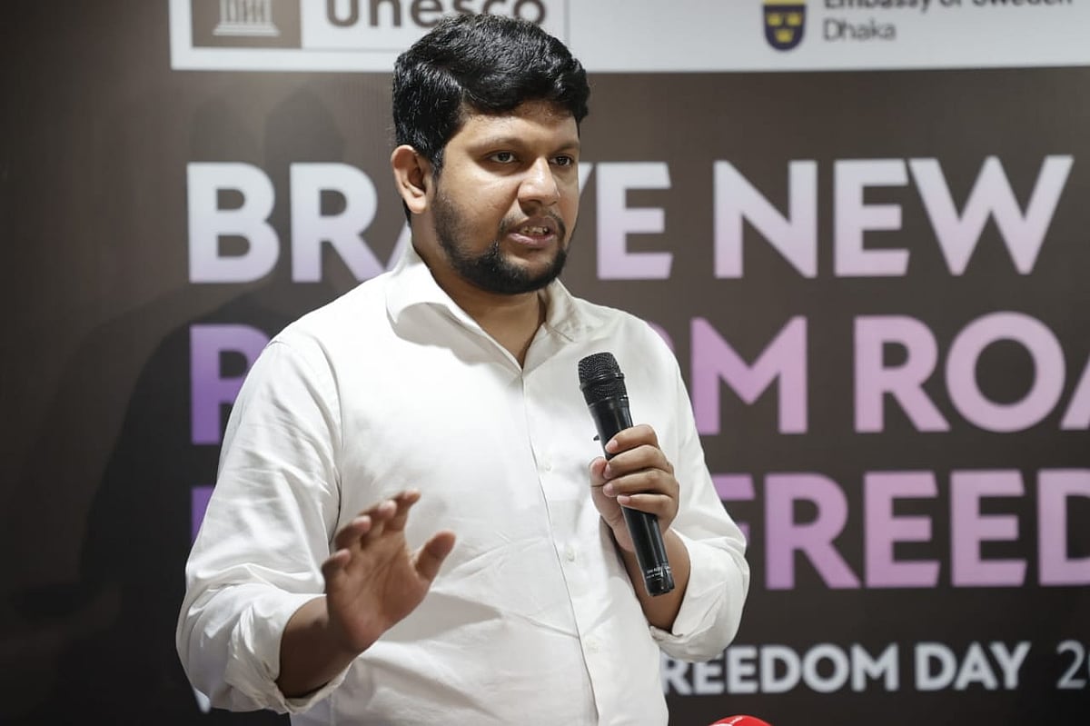 সেমিনারে বক্তব্য দিচ্ছেন তথ্য উপদেষ্টা মাহফুজ আলম। রোববার রাজধানীর ধানমন্ডিতে মাইডাস সেন্টারে