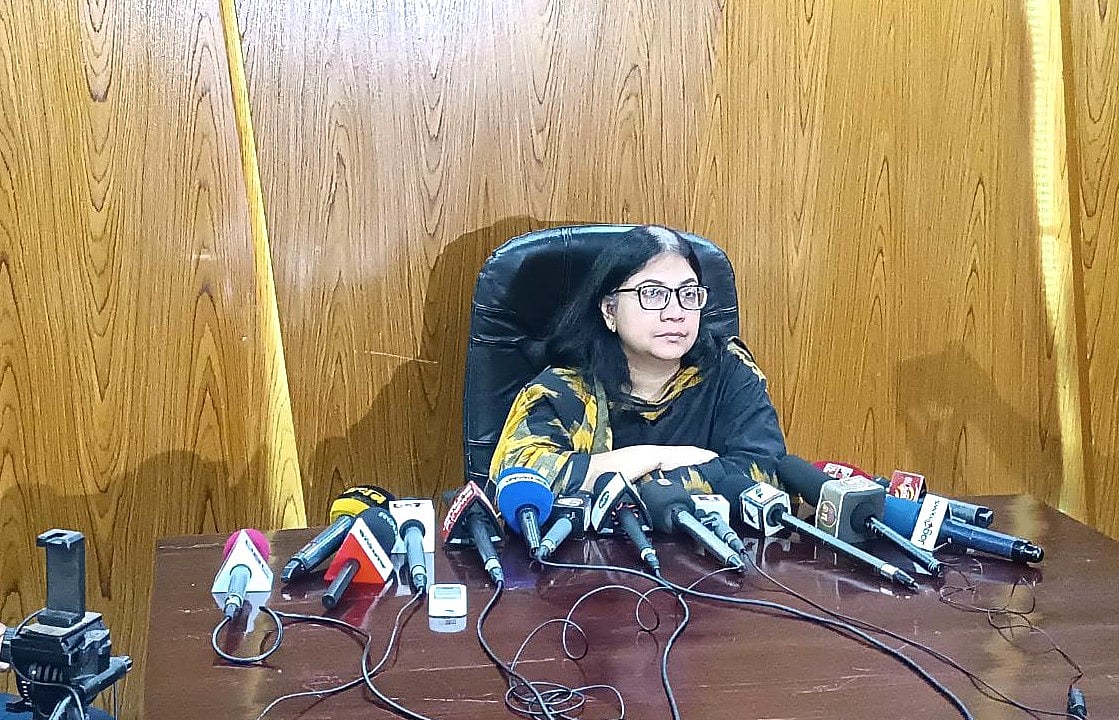 সংবাদ সম্মেলনে বক্তব্য রাখেন বরিশাল বিশ্ববিদ্যালয়ের উপাচার্য শুচিতা শরমিন। আজ রোববার