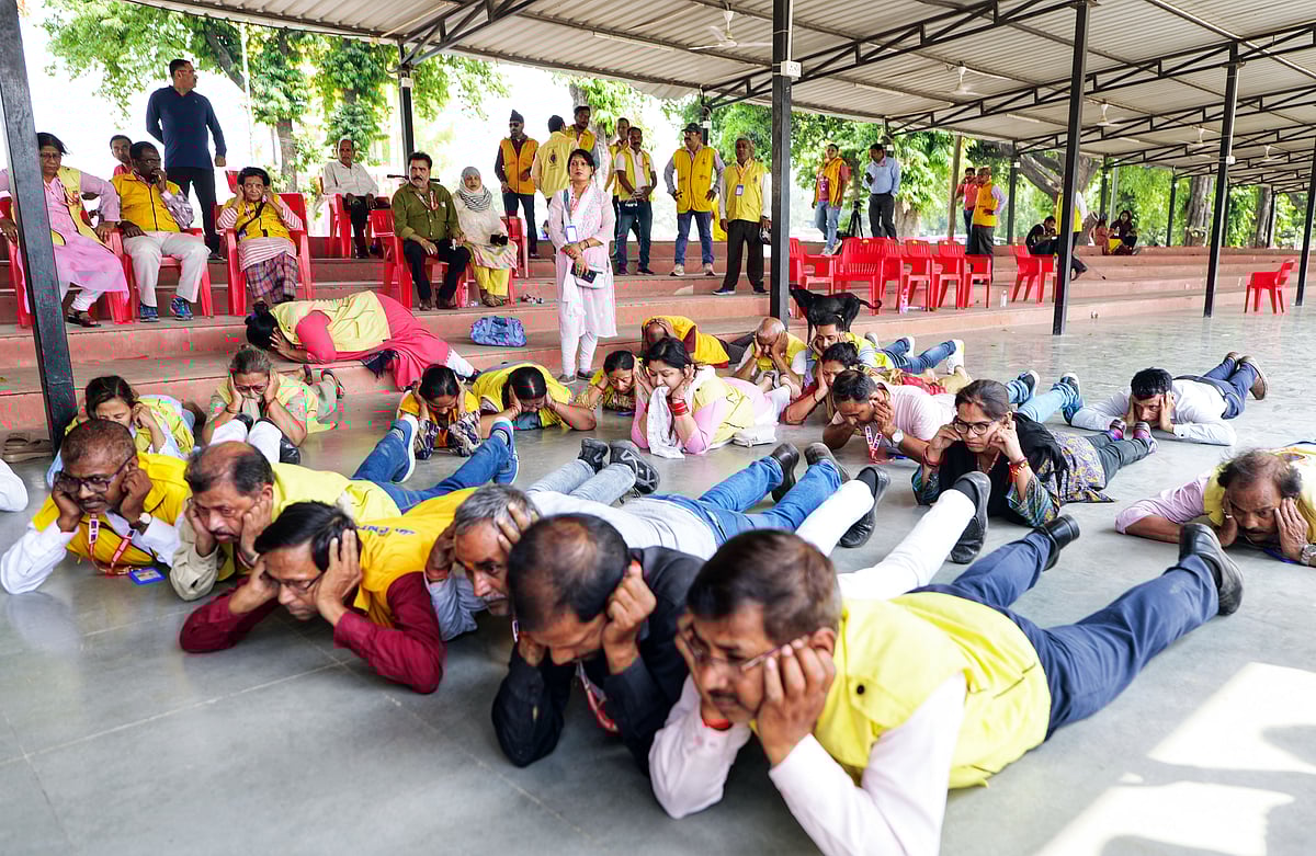 ভারতের লক্ষ্মৌতে মঙ্গলবার মহড়ায় অংশ নেন স্বেচ্ছাসেবক, স্থানীয় প্রশাসনের কর্মীসহ অন্যরা
