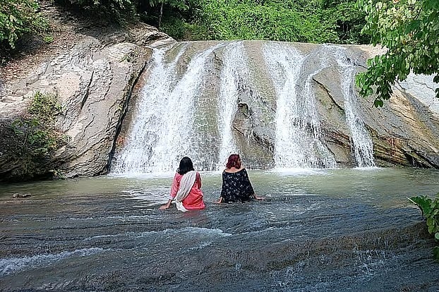 মিরসরাইয়ের নাপিত্তাছড়া ঝরনা