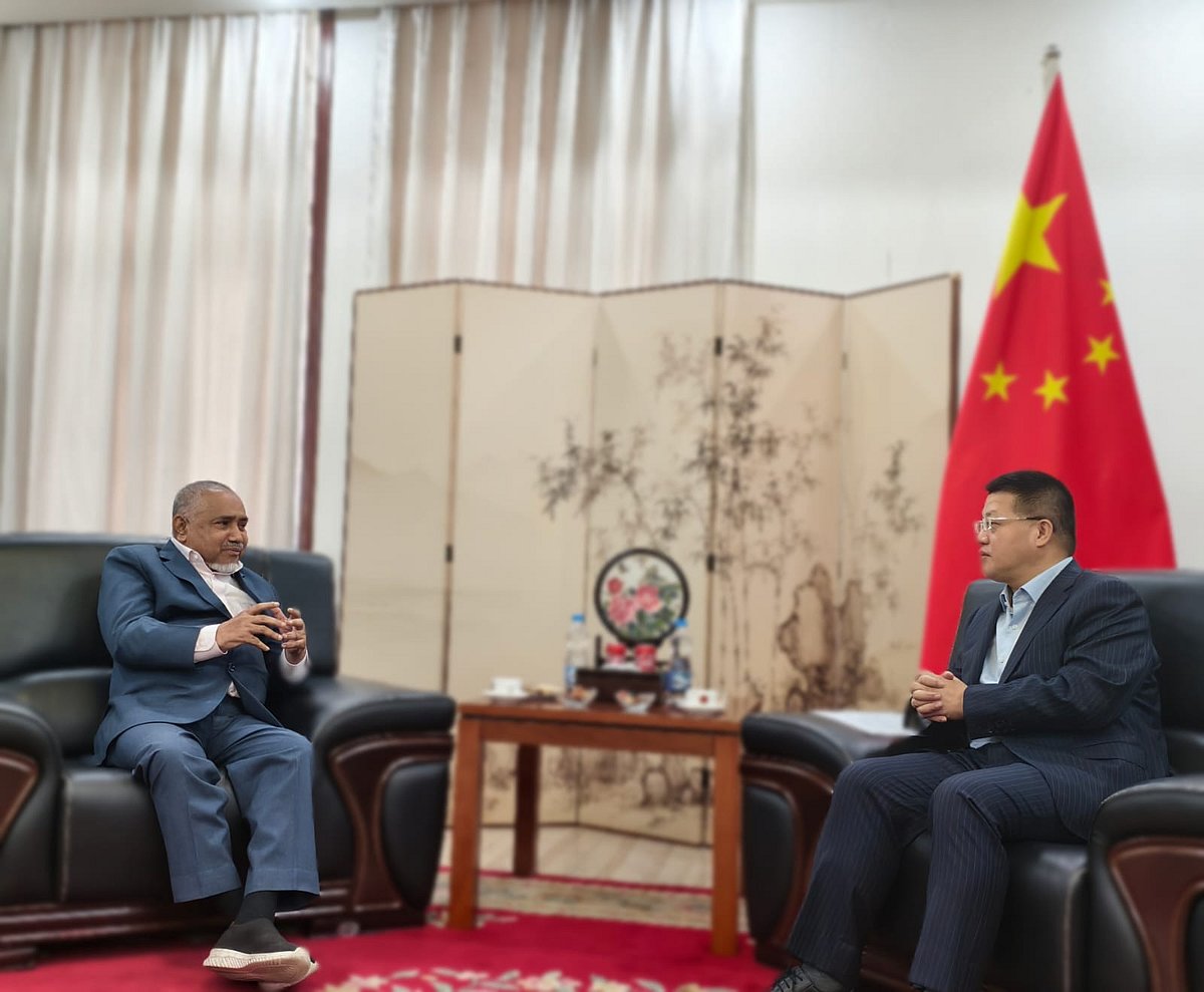 চীনের রাষ্ট্রদূত ইয়াও ওয়েনের সঙ্গে মতবিনিময় করেছেন বাংলাদেশ জামায়াতে ইসলামীর নায়েবে আমির সৈয়দ আবদুল্লাহ মুহাম্মদ তাহের। মঙ্গলবার ঢাকায় চীনের দূতবাসে