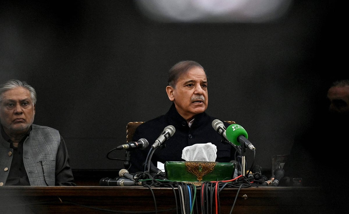 পাকিস্তানের প্রধানমন্ত্রী শাহবাজ শরিফ  ফাইল ছবি: এএফপি