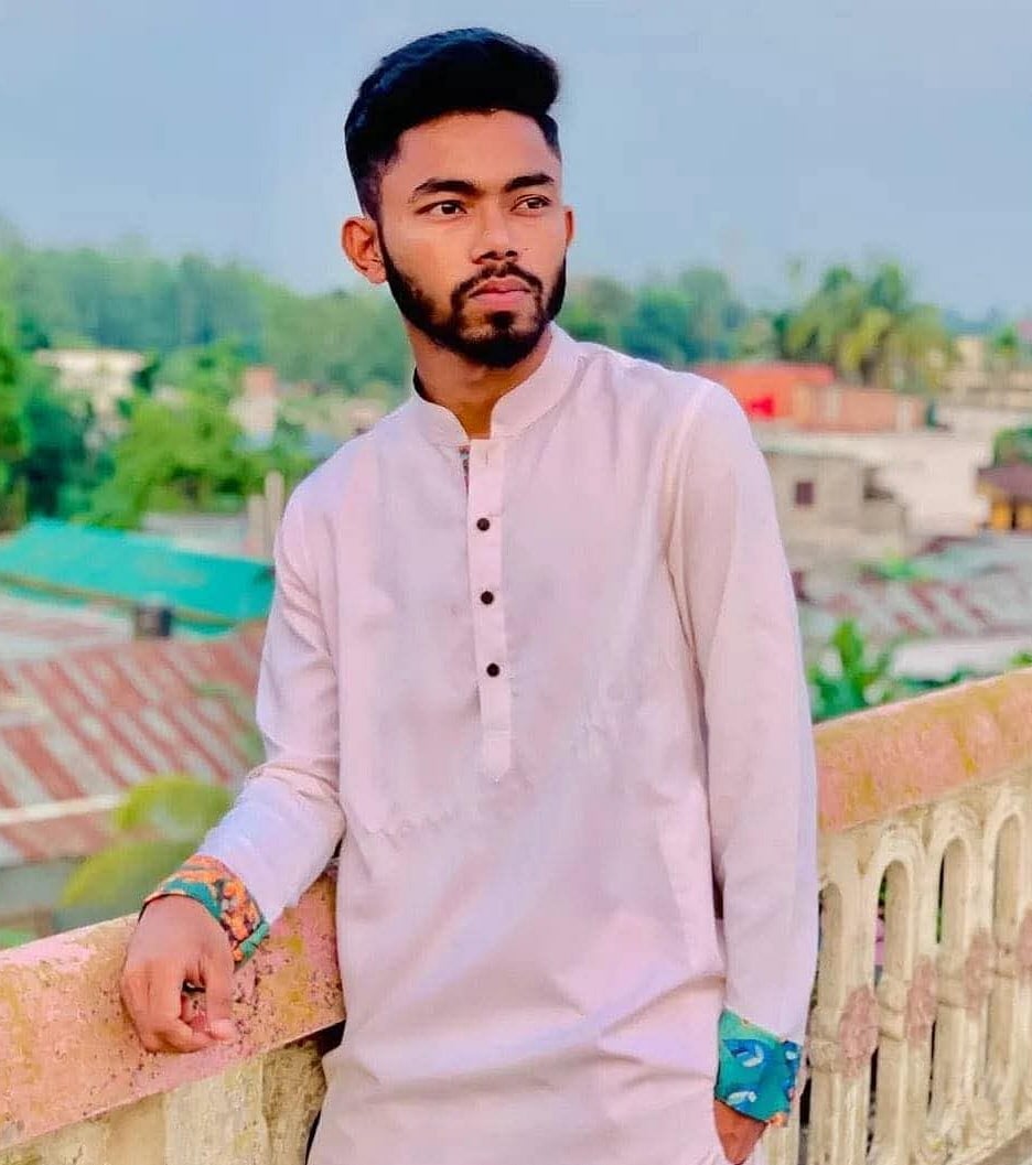 Yigit ozini portlatib qoyadi Porno cums bilan katta Dik ichida