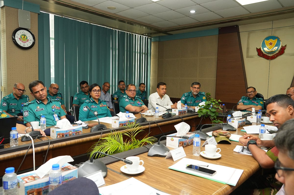 আজ বৃহস্পতিবার বুদ্ধপূর্ণিমা ২০২৫ উদ্‌যাপন উপলক্ষে ডিএমপি সদর দপ্তরে সার্বিক নিরাপত্তা, আইনশৃঙ্খলা ও ট্রাফিক ব্যবস্থাপনাসংক্রান্ত সমন্বয় সভা অনুষ্ঠিত হয়েছে