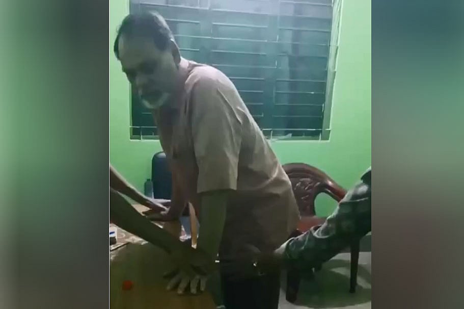 ময়মনসিংহ জেলা আওয়ামী লীগের সহসভাপতি ও জেলা পরিষদের সাবেক চেয়ারম্যান ইউসুফ খানকে পেটানোর একটি ভিডিও ফেসবুকে ছড়িয়ে পড়েছে