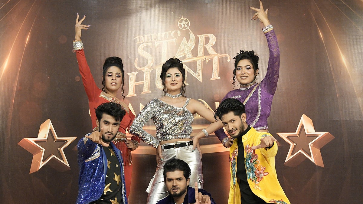 এবারের আয়োজনে শীর্ষ ৬ প্রতিযোগী হলেন বরিশালের শফিউল রাজ, হাফিজ রহমান, সাকিব হোসেন, কিশোরগঞ্জের মিষ্টি ঘোষ, সিলেটের সানজিদা চৌধুরী এবং যশোরের ফারিহা রহমান। তাঁদের বিভিন্ন পরিবেশনা বিচার করবেন তারিক আনাম খান, শিহাব শাহীন ও রাফিয়াত রশিদ মিথিলা। ছবি: আয়োজকদের সৌজন্যে