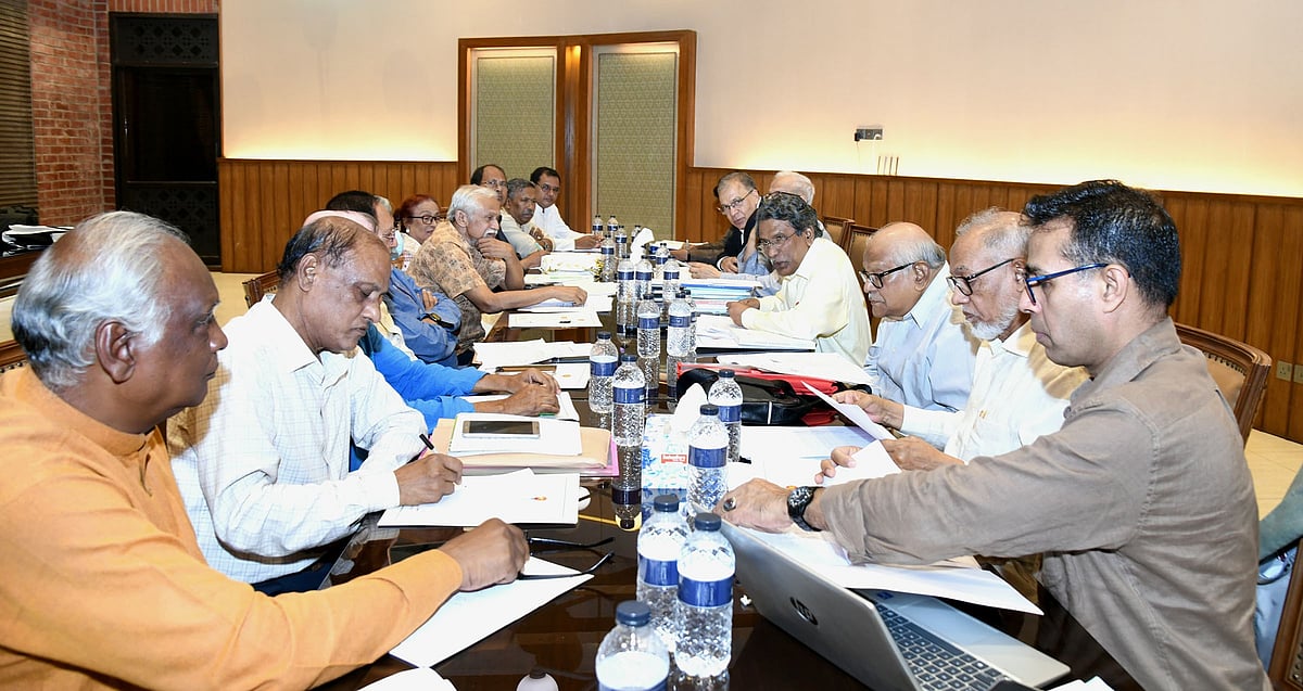 জাতীয় সংসদের এলডি হলে জাতীয় ঐকমত্য কমিশনের সঙ্গে গণফোরামের বৈঠক। ১০ মে