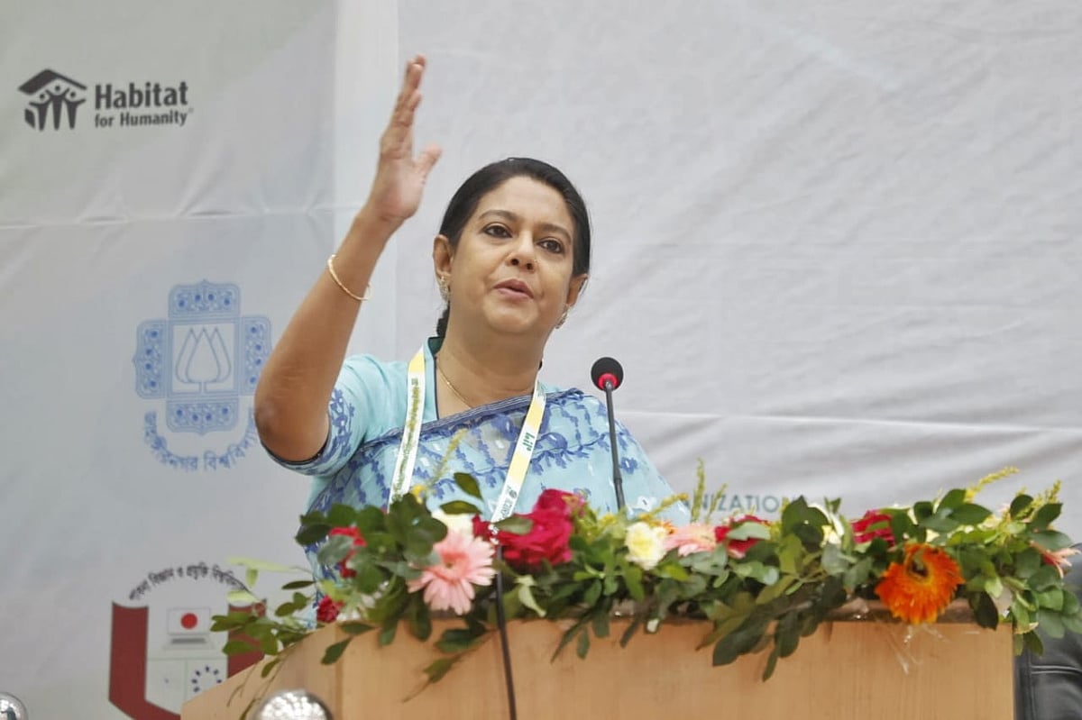 চতুর্থ আন্তর্জাতিক নগর ও আঞ্চলিক পরিকল্পনা সম্মেলনে উদ্বোধনী বক্তব্য দেন অন্তর্বর্তী সরকারের পরিবেশ, বন ও জলবায়ু পরিবর্তনবিষয়ক উপদেষ্টা সৈয়দা রিজওয়ানা হাসান। ১০ মে, ঢাকা বিশ্ববিদ্যালয়ের সিনেট ভবনে