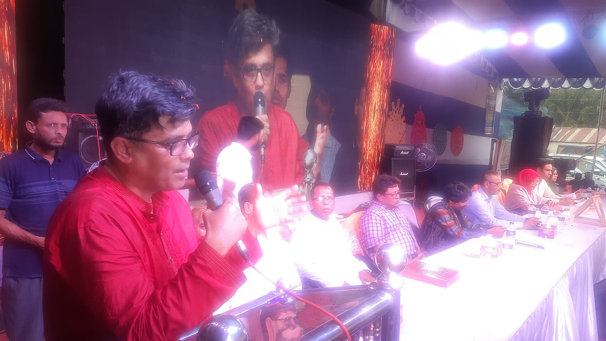 যশোরের কেশবপুরের পাথরা পল্লী উন্নয়ন মাধ্যমিক বিদ্যালয়ের পুনর্মিলনী অনুষ্ঠানে বক্তব্য দেন প্রধান উপদেষ্টার প্রেস সচিব শফিকুল আলম। শনিবার বিকেলে