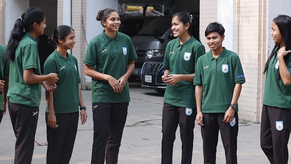 দেশের নারী ফুটবলাররা