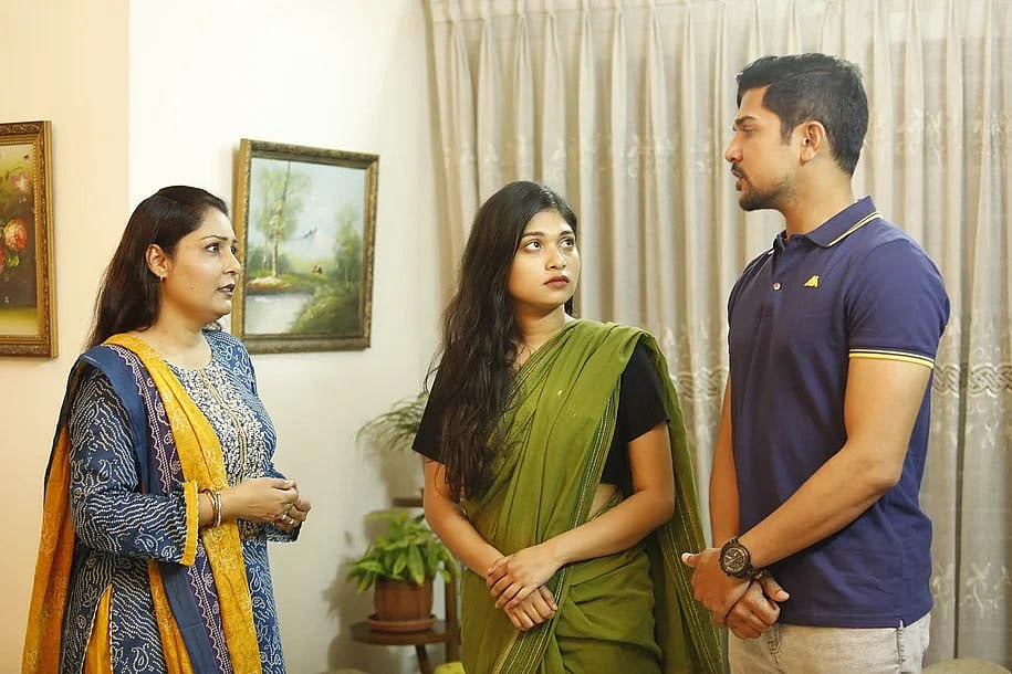 পুত্রবধূ আর আপনার মধ্যে যতই অমিল থাকুক, মনে রাখবেন, আপনাদের মধ্যে সবচেয়ে বড় মিল হচ্ছে আপনারা দুজনেই একই মানুষকে ভালোবাসেন