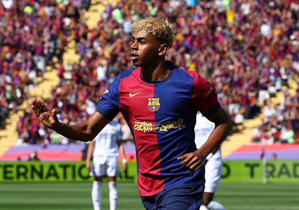 প্রথমার্ধ শেষে ৪–২ গোলে এগিয়ে বার্সা