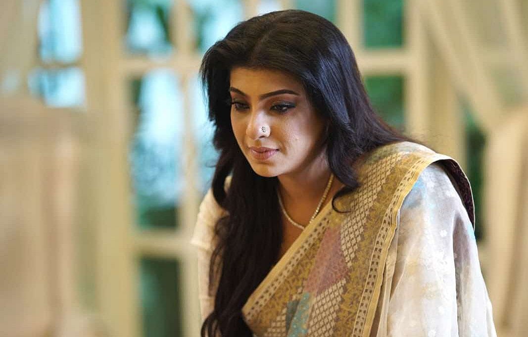 ‘তুমি রবে নীরবে’ গানের ভিডিওতে মডেল হয়েছেন সাদিয়া ইসলাম মৌ