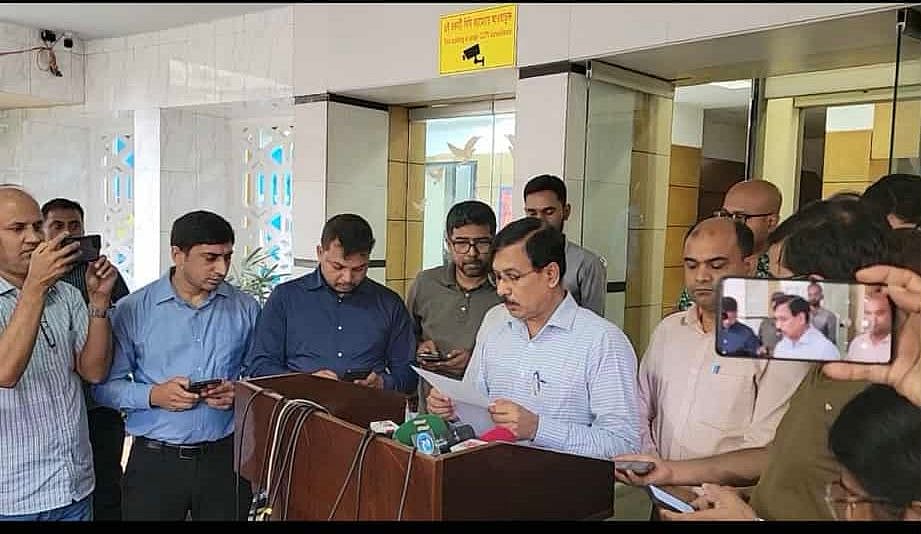 রাজধানীর সেগুনবাগিচায় দুদকের প্রধান কার্যালয়ে সংস্থাটির মহাপরিচালক আক্তার হোসেন সাংবাদিকদের সঙ্গে কথা বলেন